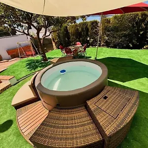 casa-familiar-montilla-jacuzzi.hotelsinnerja.org/